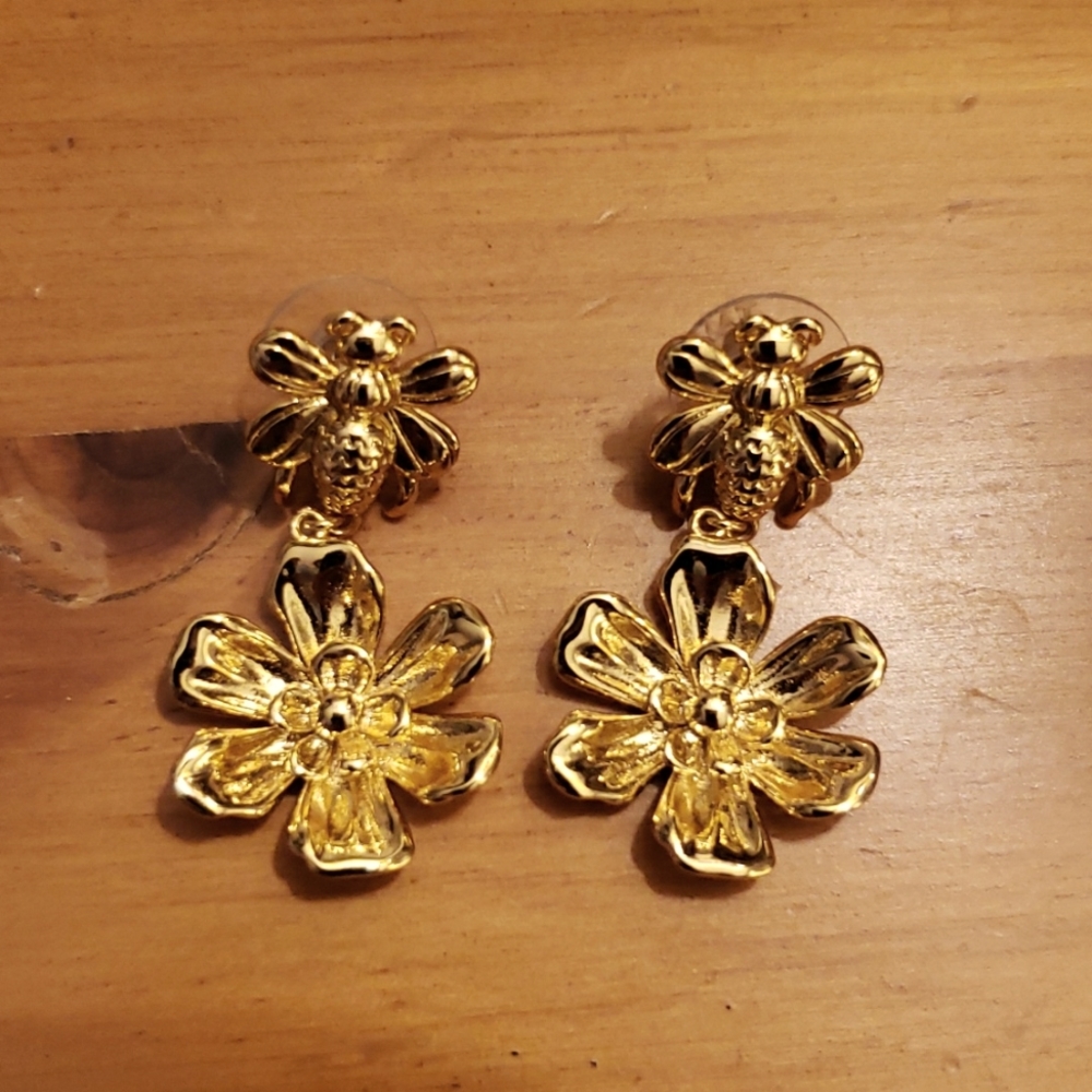 Bee & flower earrings